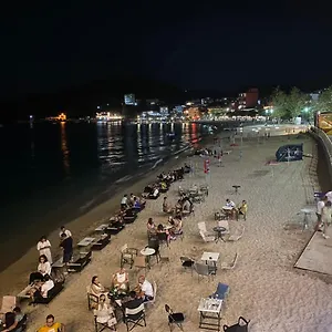 Apartment 88, Himare