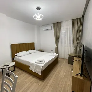 2in1-studio-city-center.hotels-in-tirana.com/